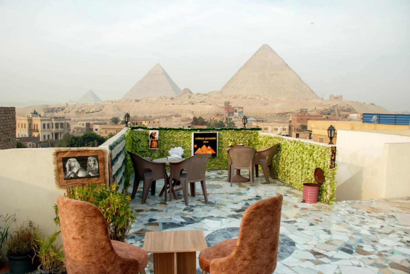 Pyramids Show Hotel Kafret el-Gabal Esterno foto