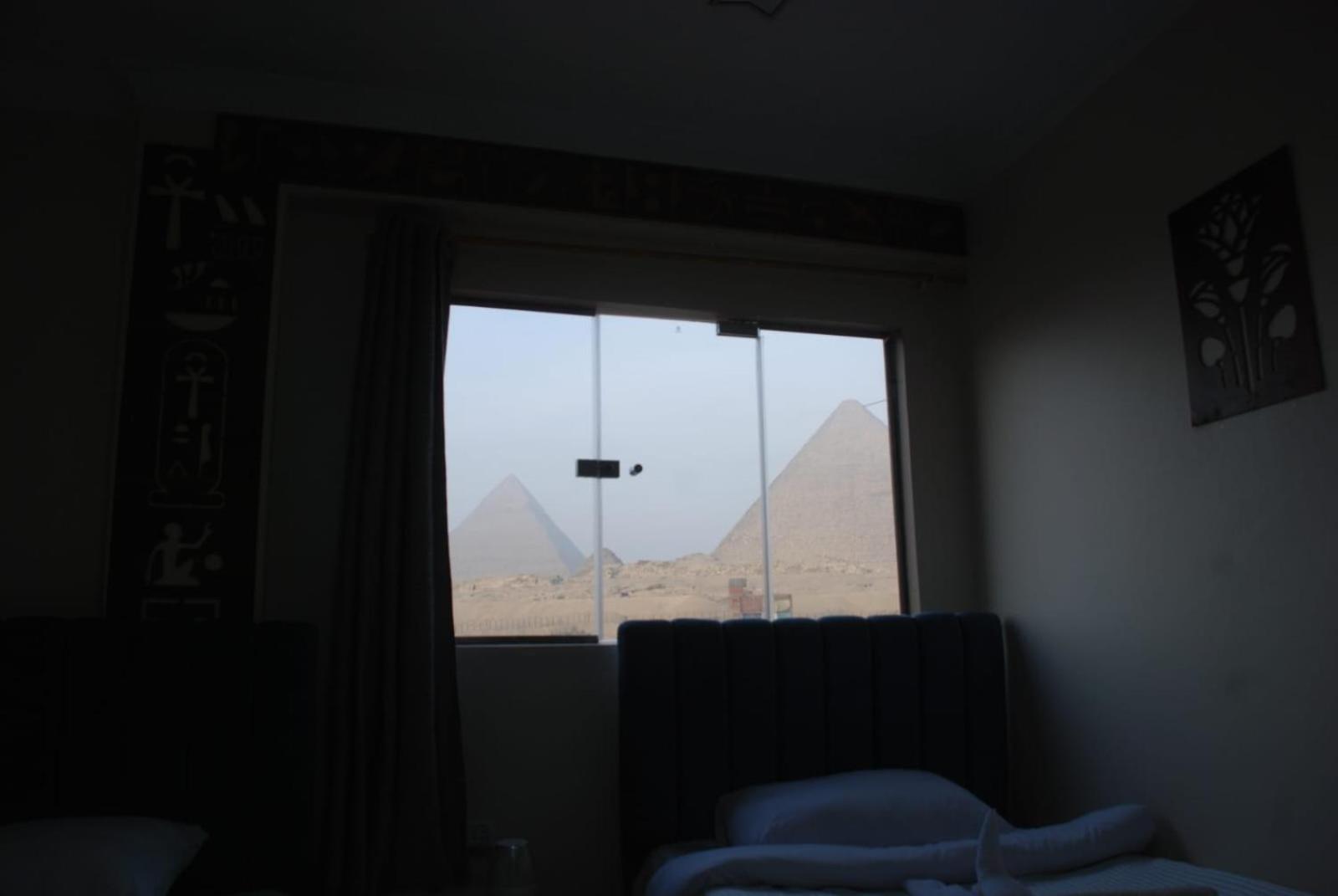 Pyramids Show Hotel Kafret el-Gabal Esterno foto