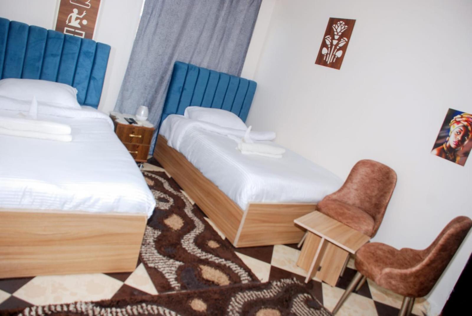 Pyramids Show Hotel Kafret el-Gabal Esterno foto