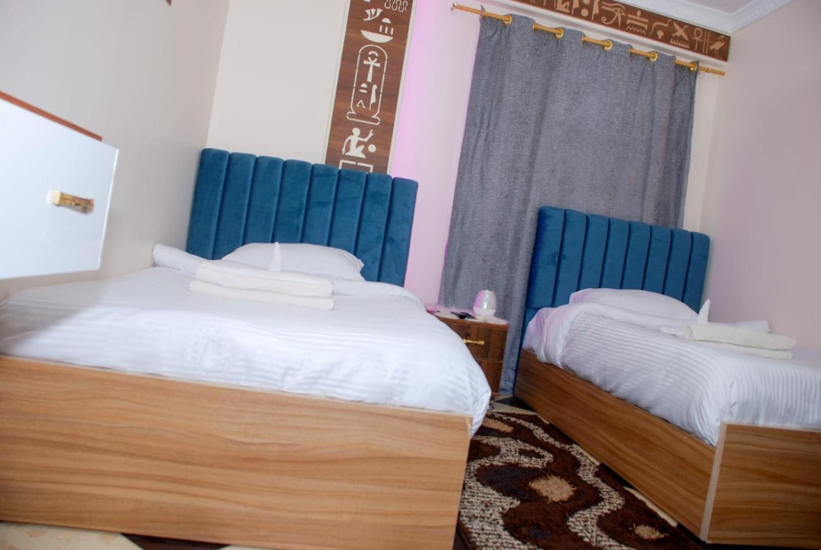 Pyramids Show Hotel Kafret el-Gabal Esterno foto